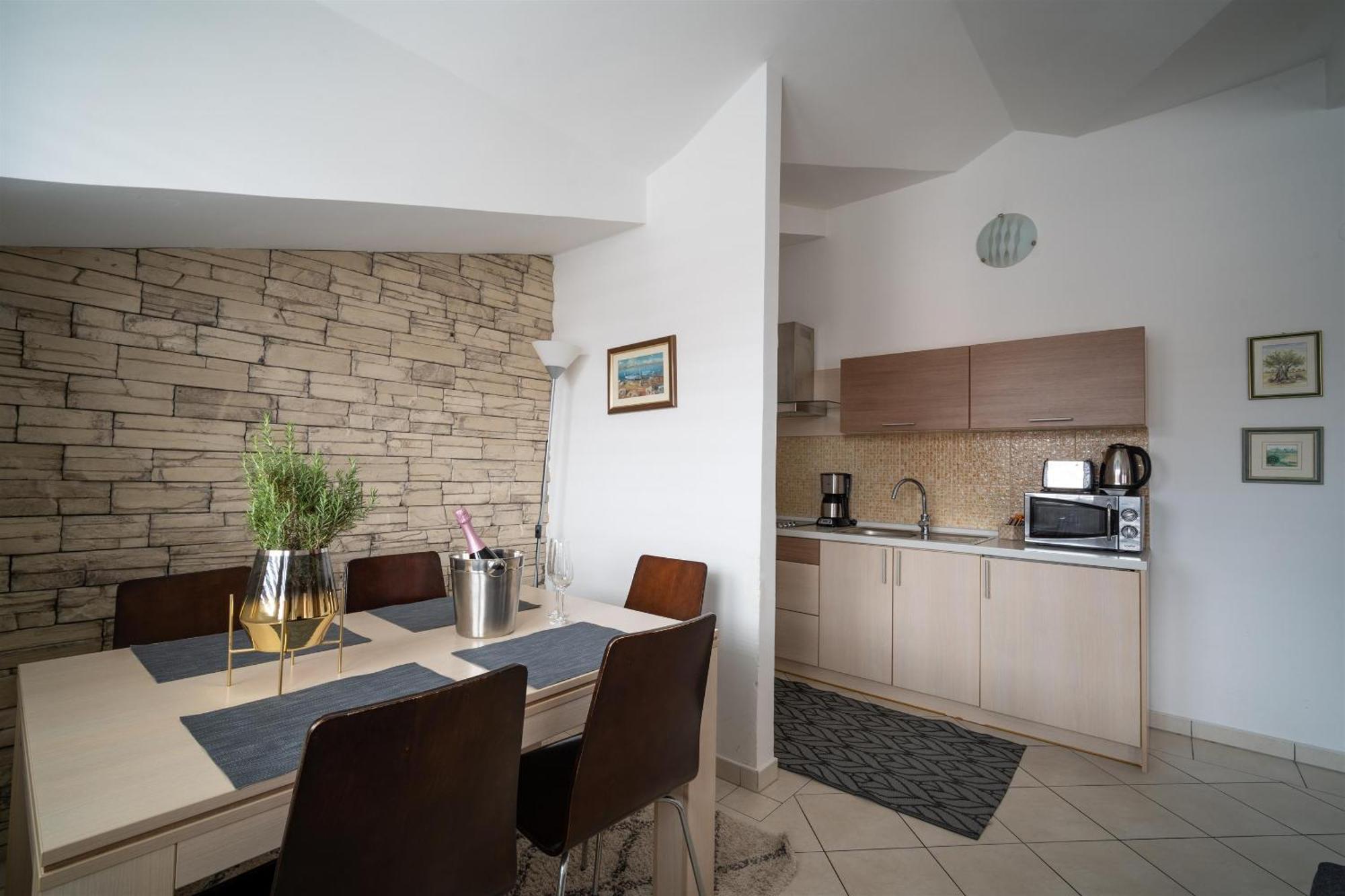 Apartments Valbruna Ровинь Экстерьер фото
