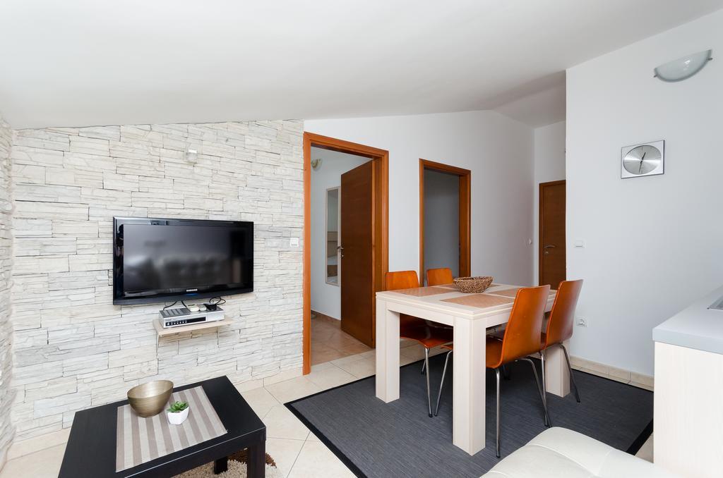 Apartments Valbruna Ровинь Экстерьер фото