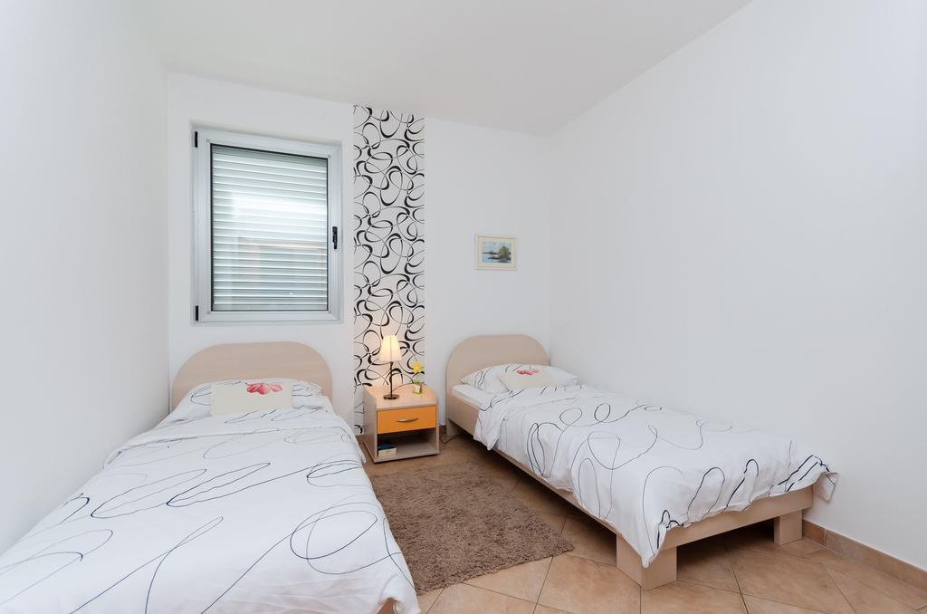 Apartments Valbruna Ровинь Экстерьер фото